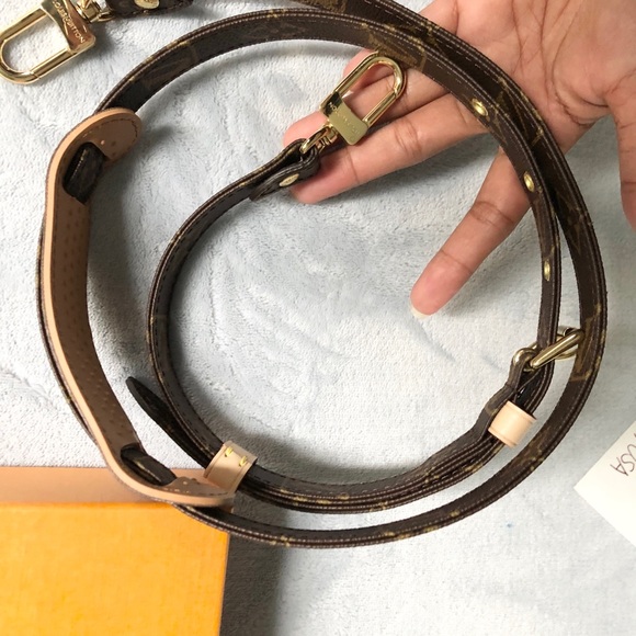 Louis Vuitton monogram adjustable strap crossbody - Picture 5 of 6